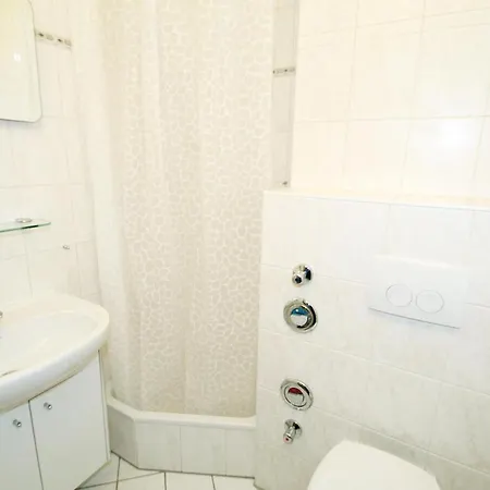Apartment L05-002